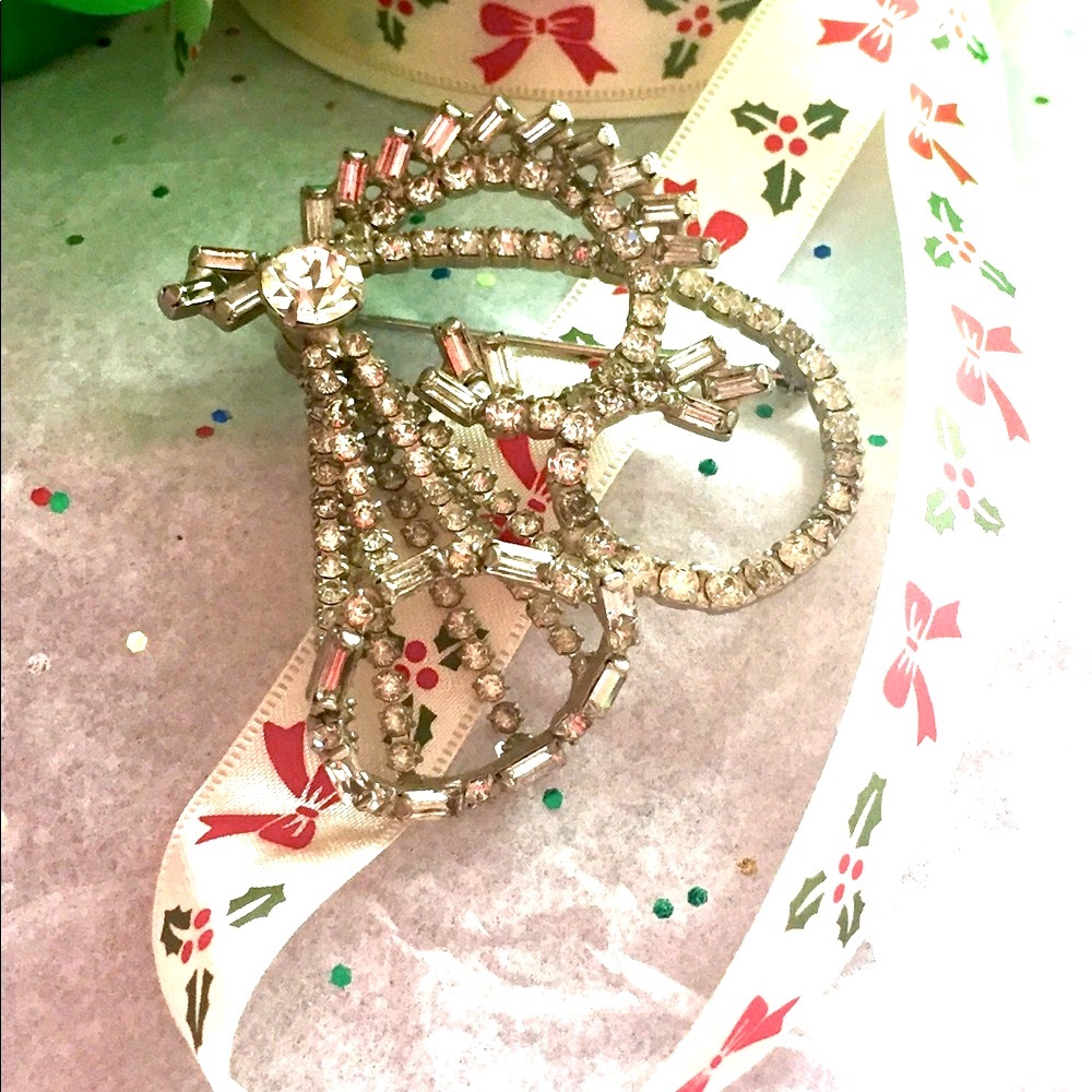 Vintage trumpet rhinestone brooch, sparkles! EUC - Picture 6 of 16
